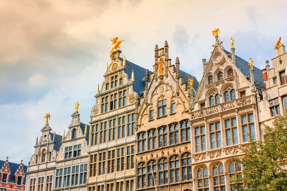 shutterstock_1044199870